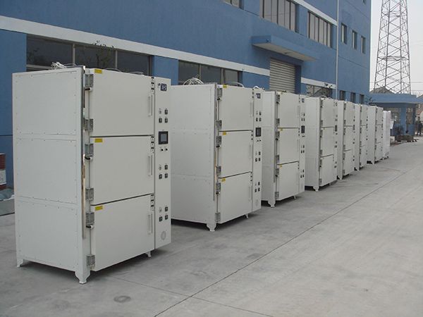 鋰電行業(yè)全自動三門真空烘箱