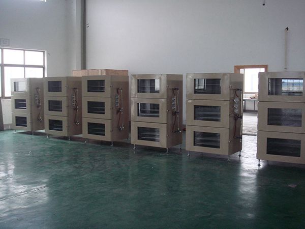 鋰電行業(yè)三門真空保存箱